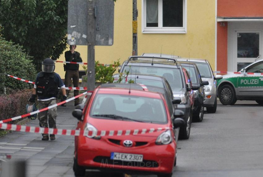 Kofferbombe entschaerft Koeln Graeffstr Subbelratherstr P031.JPG